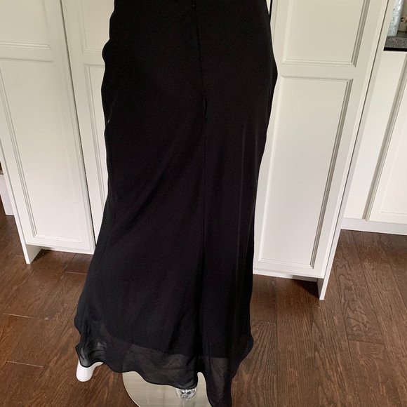 Medium Black Sheer lined long skirt - Picture 3 of 4
